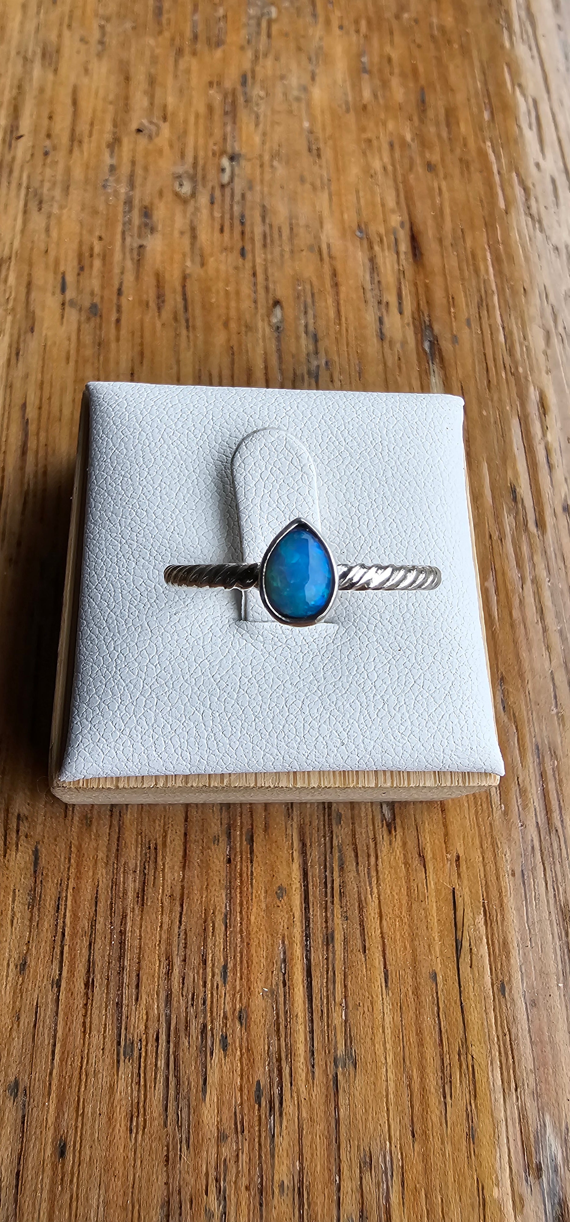 Lightning Ridge 0.45ct solid crystal opal stacking ring.