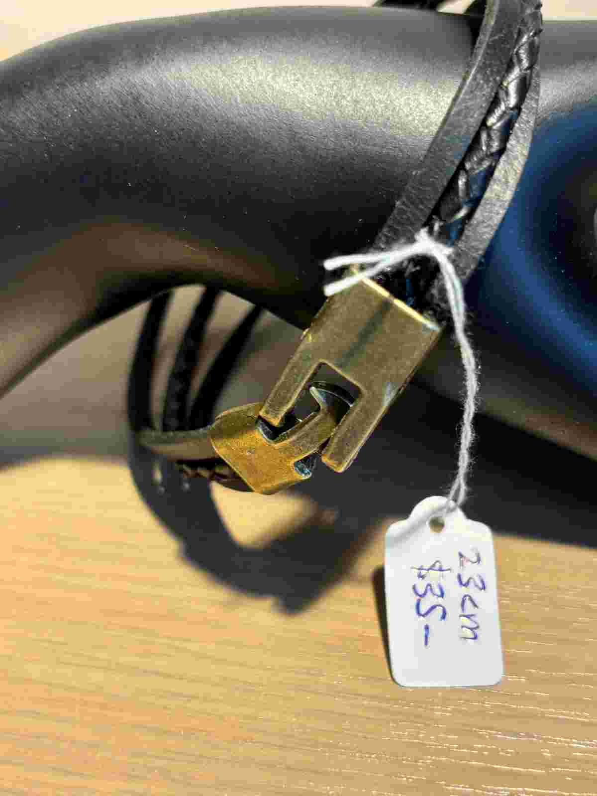 69128a9eaba6d113bfcf572d_img-7684_1764145714140.jpg