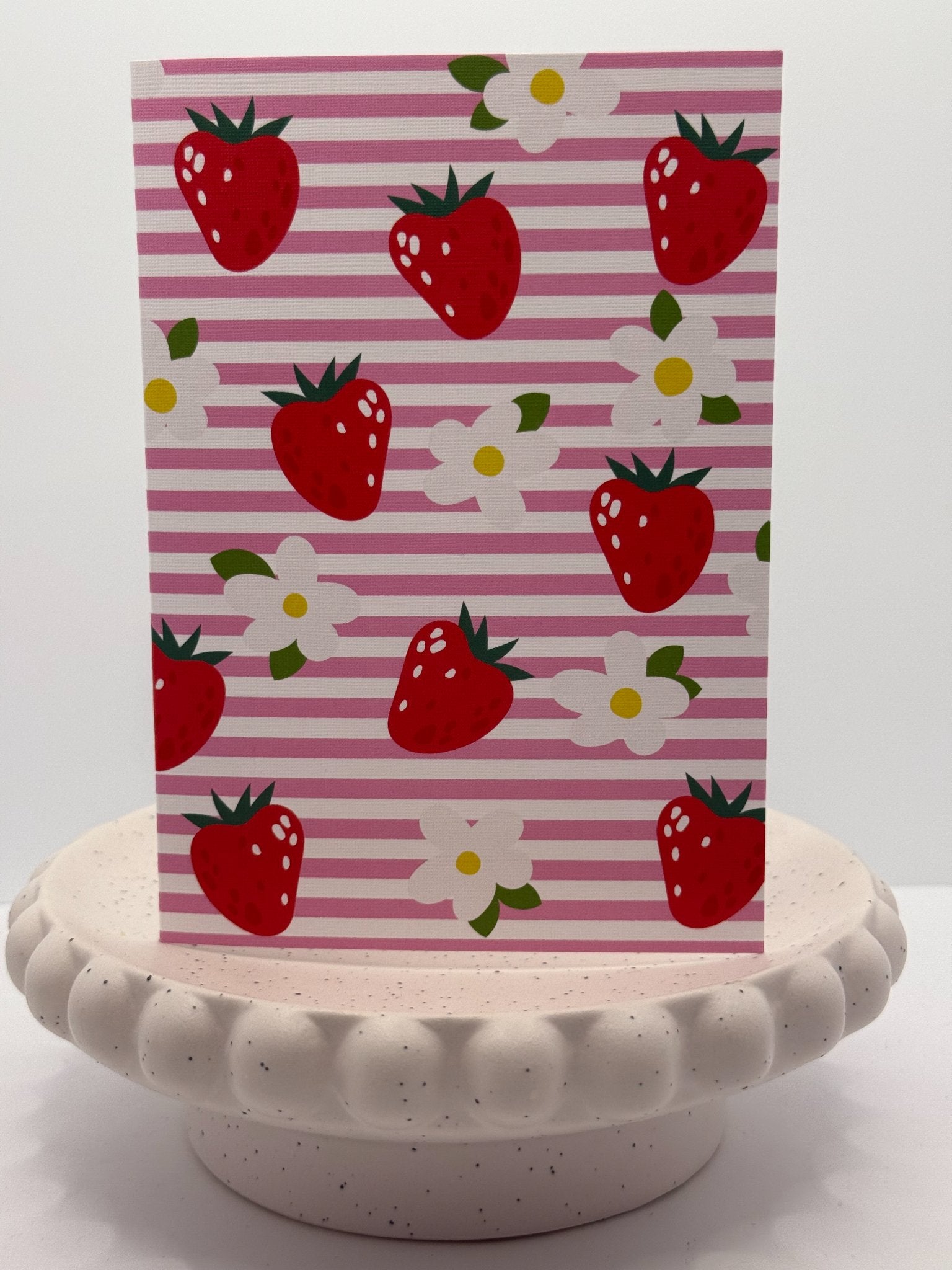 69a53347e6f476195c1e68ac_fr25strawberryw_1782883466384.jpg