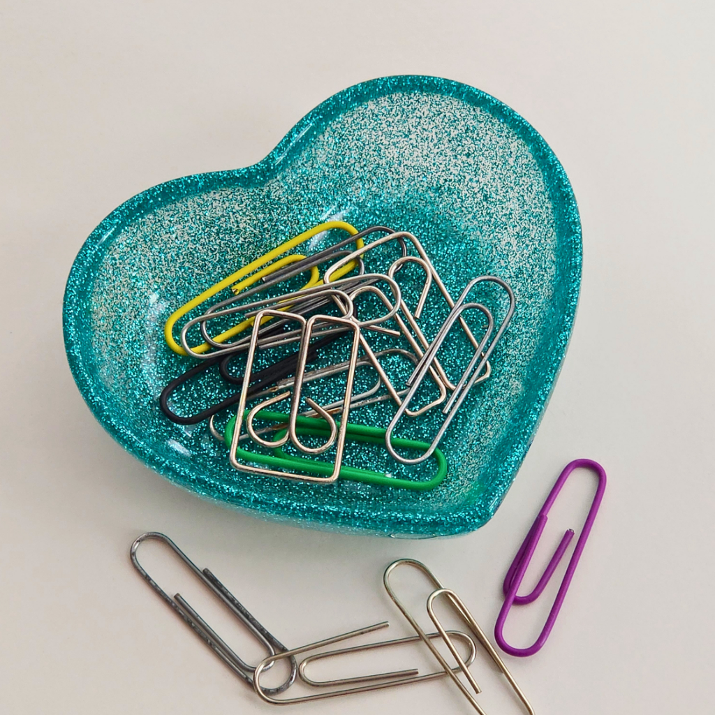 69a53347e6f476195c1e68ac_green-heart-trinket-dish_1787046111271.png