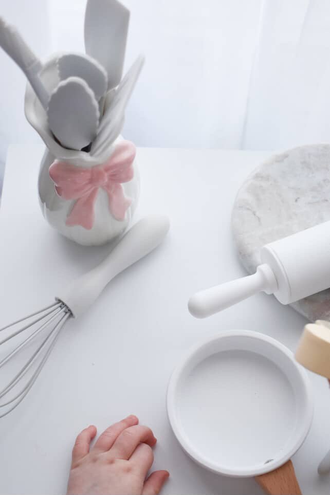 69a53347e6f476195c1e68ac_lil-finch-kitchen-utensils_1780888871459.jpeg