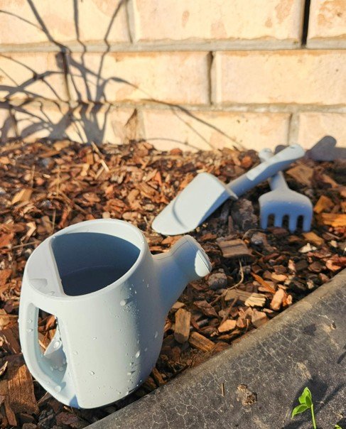 69a53347e6f476195c1e68ac_silicone-watering-can-garden-rake-spade-outdoors-fun_1780888556624.jpg